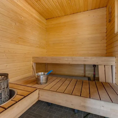 Meritaehti 26 For 10 Persons Services Near Incl Ac, Hot Tub 1 Fill Per Stay كالايوكي